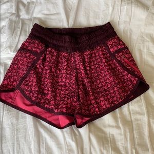 Lululemon tracker shorts